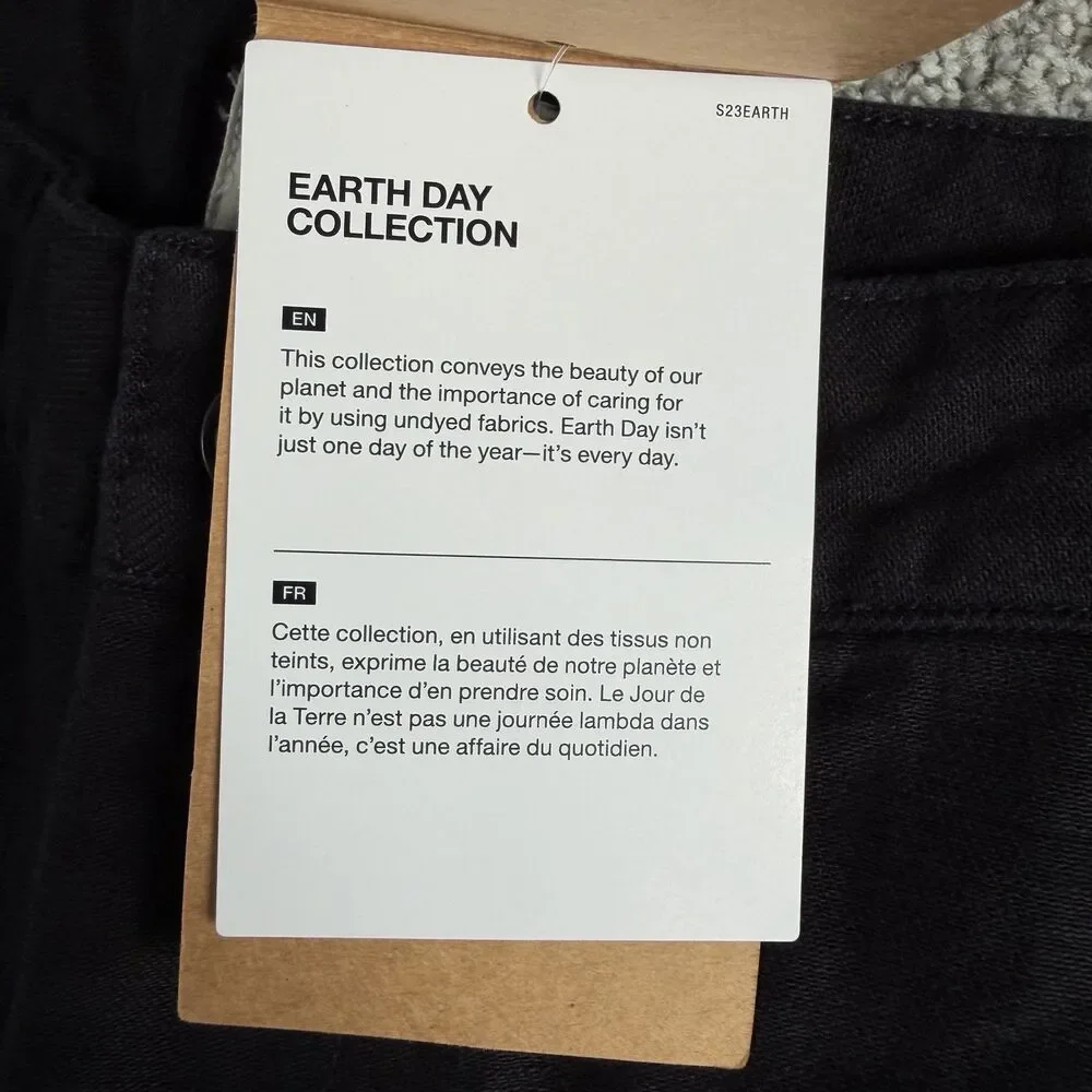 The North Face Valley Cargo Shorts Black Canvas 7” Inseam Size 33 NEW